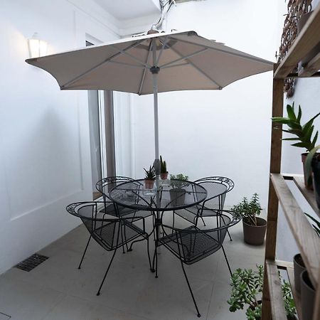 Downtown Porto Relaxed Apartment With Private Yard ภายนอก รูปภาพ