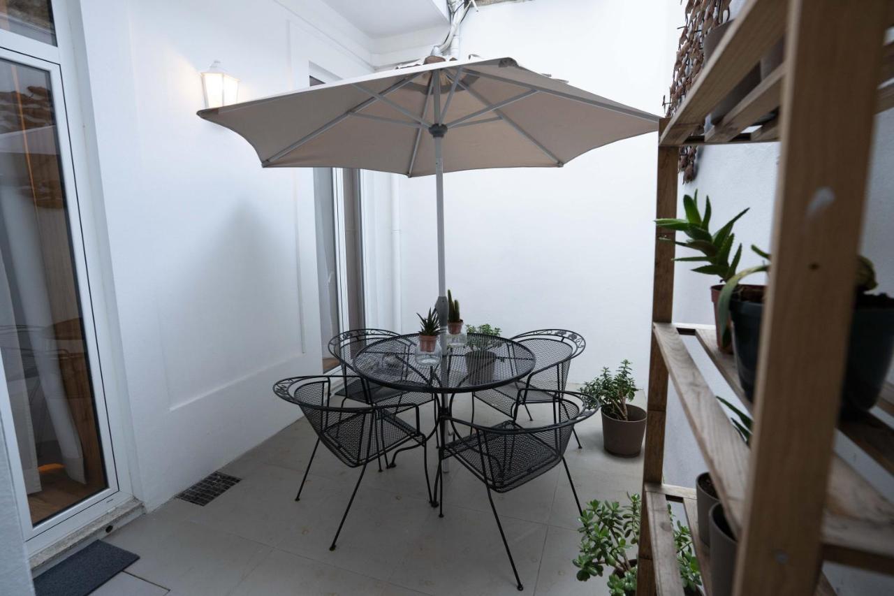 Downtown Porto Relaxed Apartment With Private Yard ภายนอก รูปภาพ